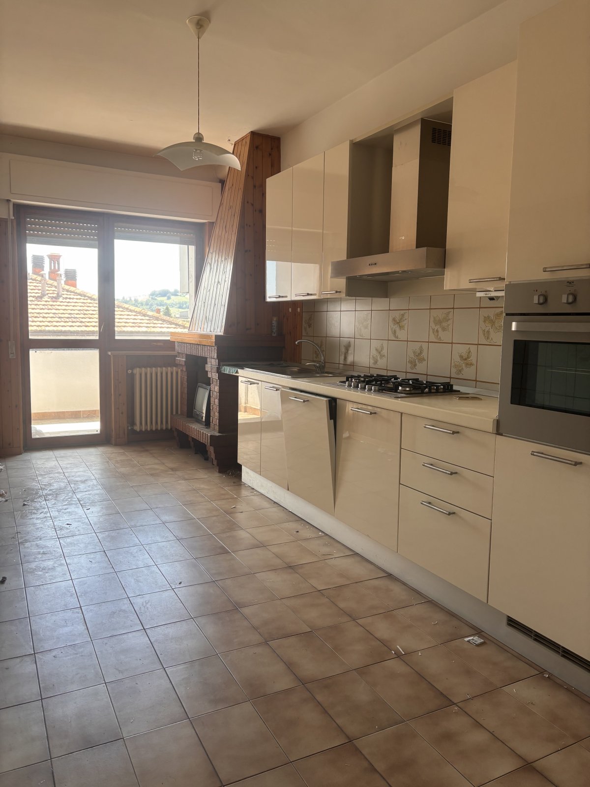 Appartamento arredato solo di cucina